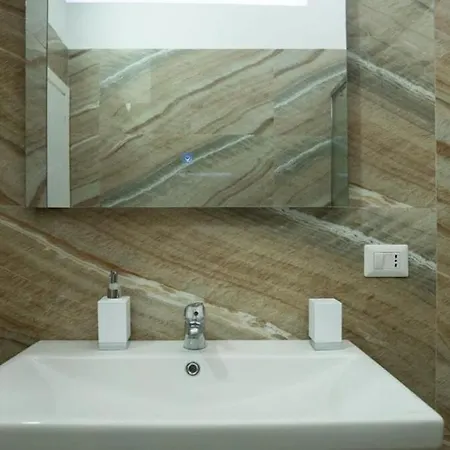 아파트 Exclusive Seafront Duplex With Jacuzzi