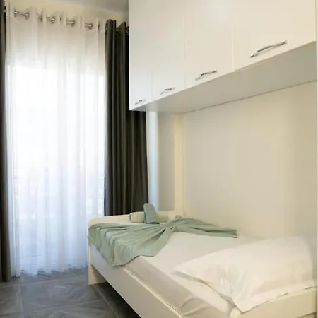 아파트 Exclusive Seafront Duplex With Jacuzzi Durrës