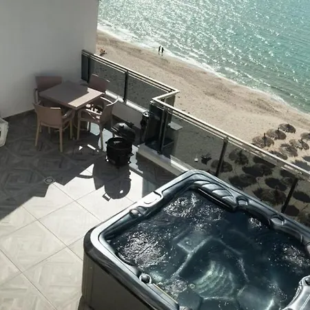 Exclusive Seafront Duplex With Jacuzzi 아파트 Durrës